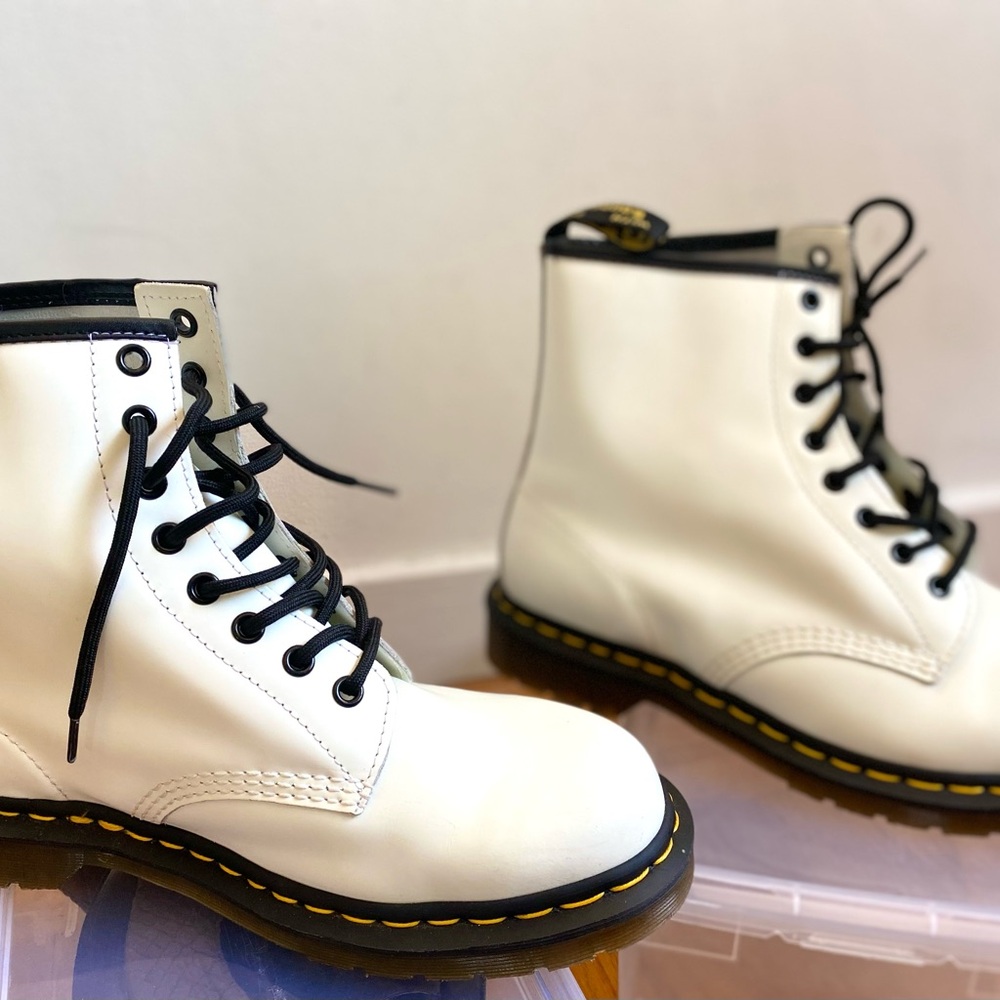 Dr. Martens Airwair Bouncing Soles, White, Smooth Leather - Picture 5 of 8